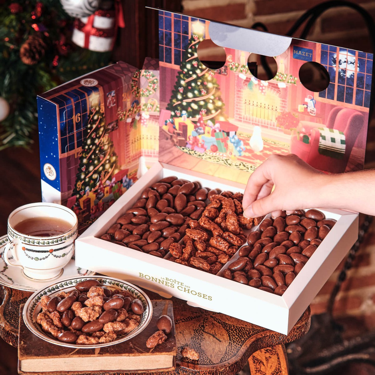 Assortiment Confiseries | Boite Bonnes Choses de Noël Au Coin du Feu Assortiment Confiseries | Boite Bonnes Choses de Noël Au Coin du Feu