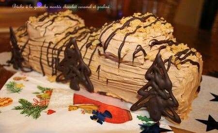 La recette de La cuisine des p'tites douceurs : Bûche au chocolat caramel et praliné amande