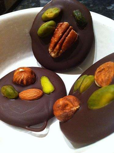 La recette de Lavisdunemaman.com : Mendiants au chocolat noir