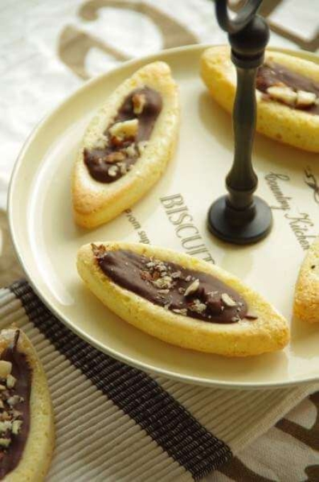 La recette de Novice en cuisine : Barquettes au praliné et à la noisette